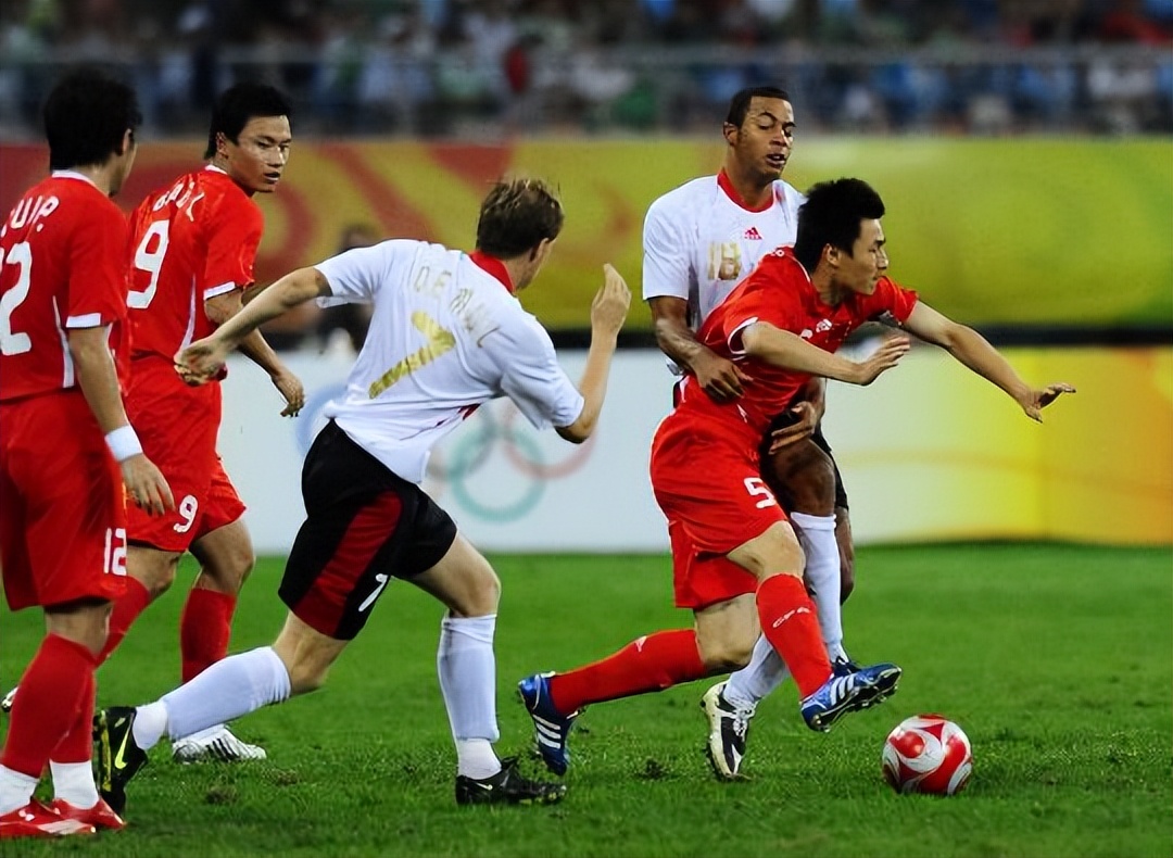 奥运会踢足球吗视频(中国足球史上今天：2008年奥运会郑智 谭望嵩染红，国奥0-2比利时)