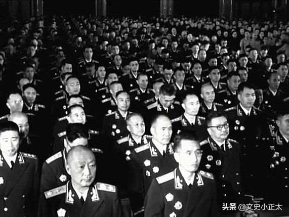 1955�����ν�����̨�»�վ��һ�ˣ�����������ԭ��û�������