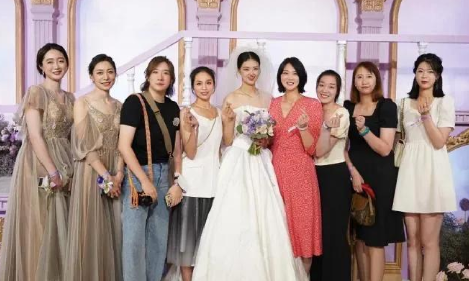 本届世界杯女排拍战况（女排世界杯，姑娘们止步8强，李盈莹全场拿下14分，扣出106km时速）