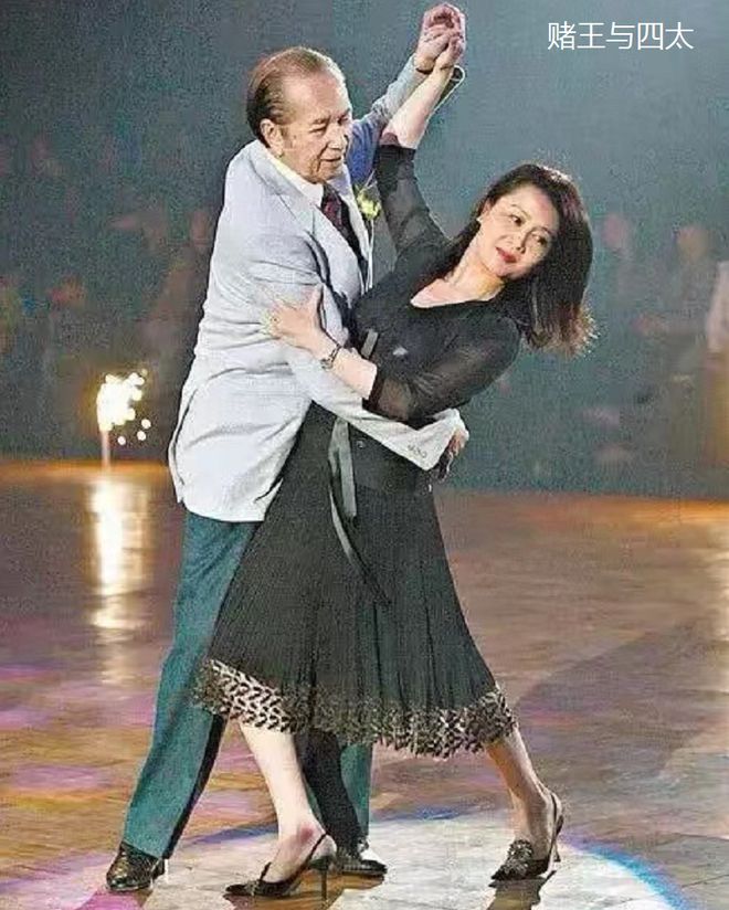 赌王二太去世，三四房子女忙露营庆生，何超仪曾讽刺其母小三小四