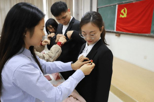 大学生入党有“硬性要求”，看你这三点是否达标？别错过最佳时机