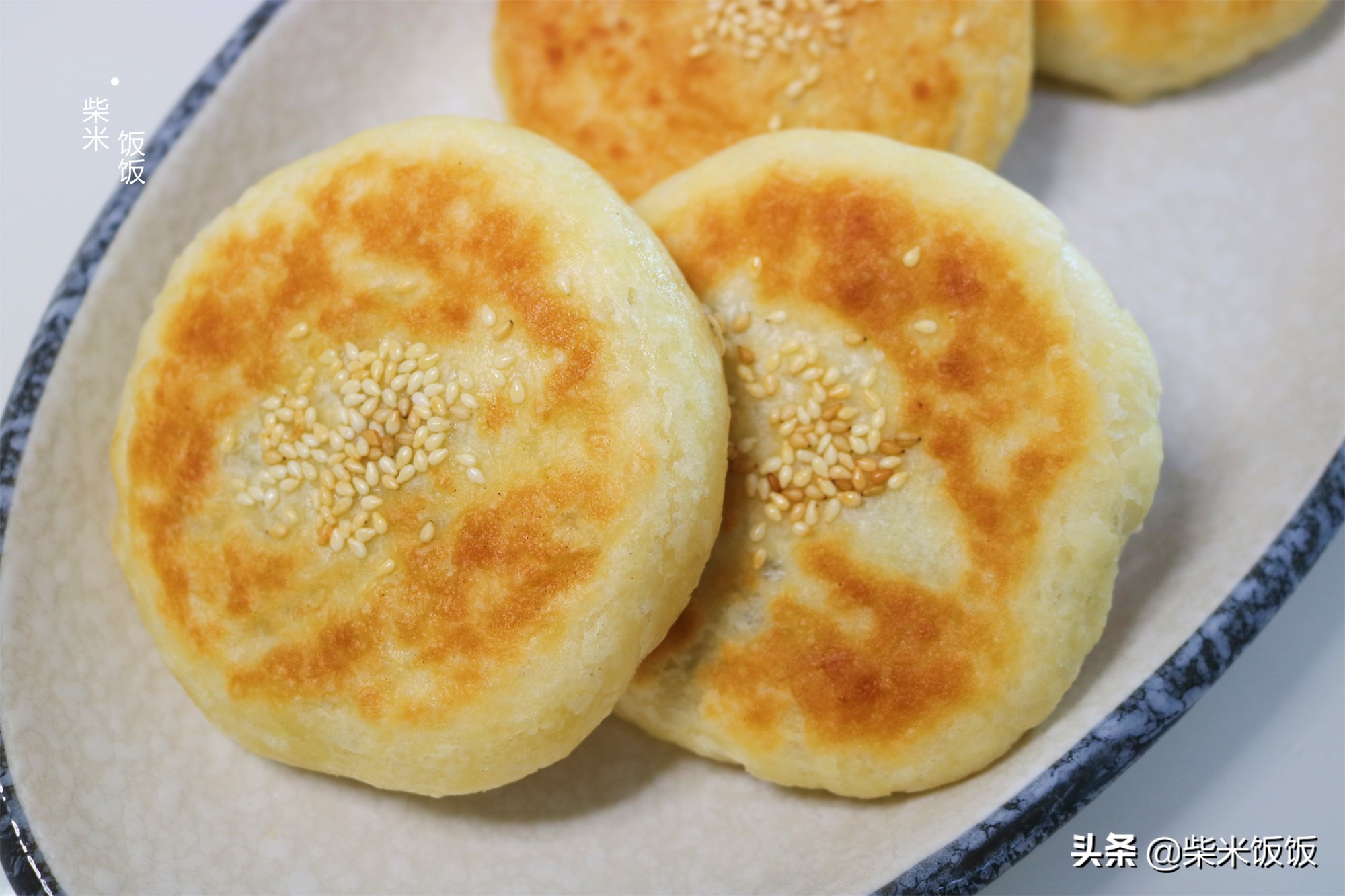 这个饼，我家每周至少做一次，香酥柔软，是我做过的最好吃的饼