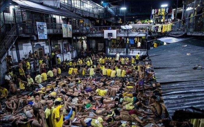 菲律宾魔鬼监狱，囚犯被关10年定不了罪，人性被践踏到极致