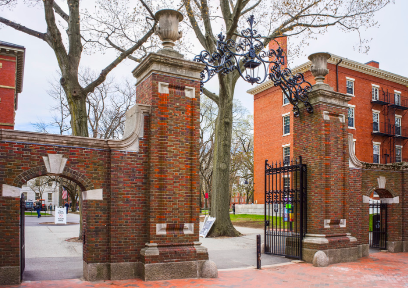 2022世界大学排名更新，哈佛稳坐第一把交椅，清华挺进了前30强