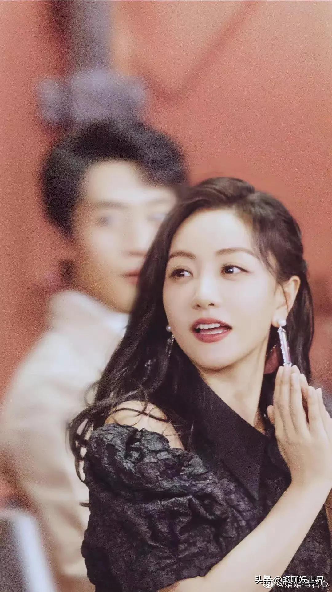 41岁的杨蓉看起来依旧年轻漂亮