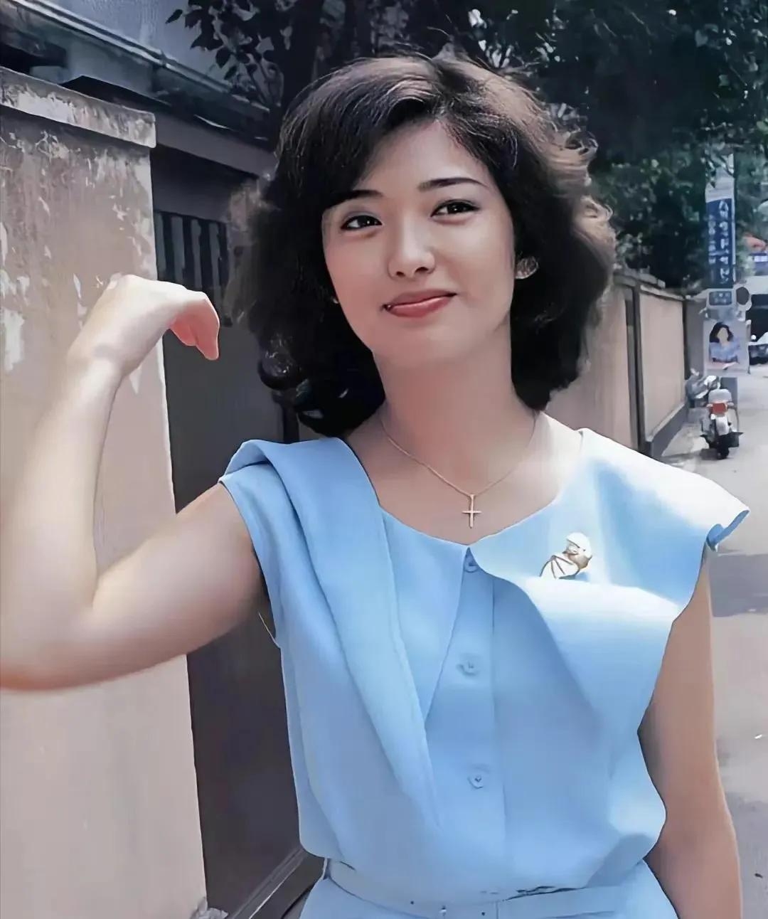 山口百惠，25张精美的照片