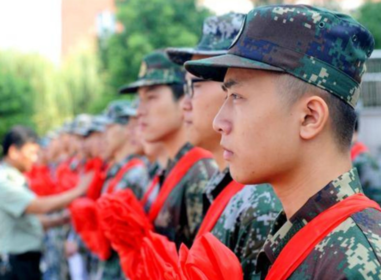 2022年征兵有新变化，部分学生可免试保送军校，但要满足这些条件