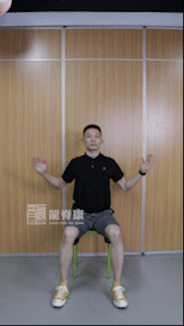 女子长期侧睡后，右肩出现疼痛是怎么回事？要如何治疗缓解？