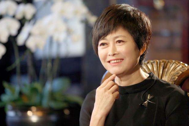 三战考研，放弃当老师进央视，三十年为民请命，敬一丹励志人生