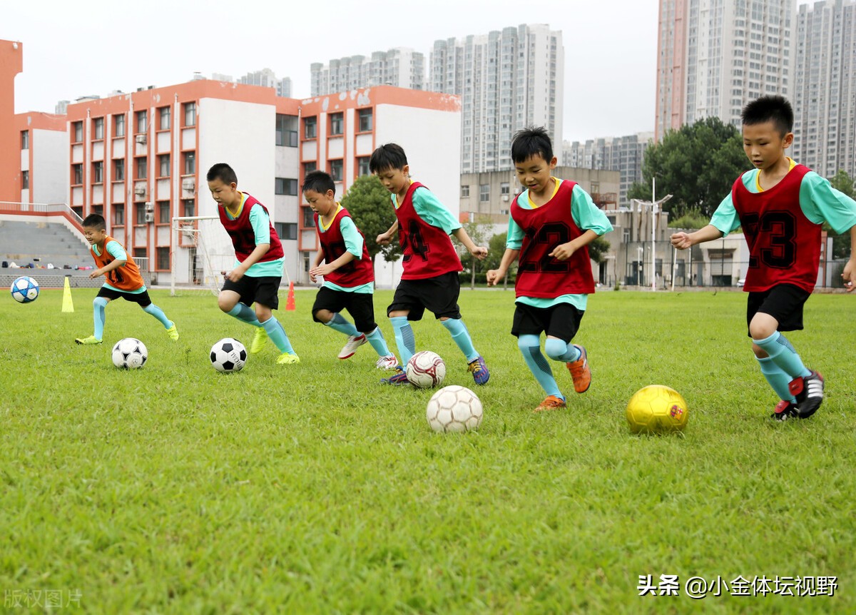 广州中学生足球考试(广州中考开考：11万人参加体育考试，有10万选足球，因为太简单)