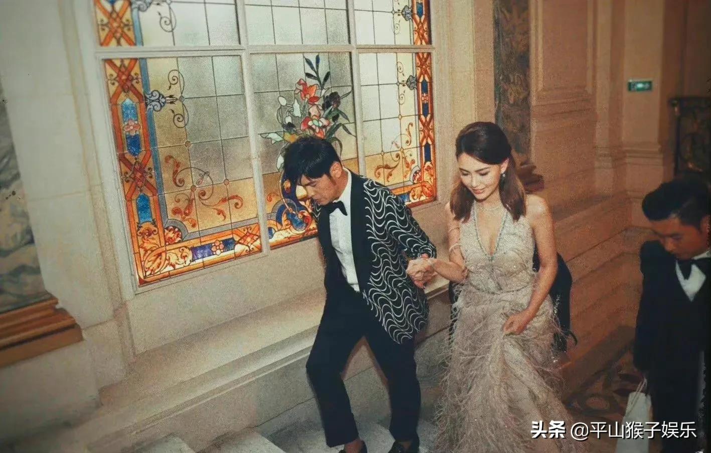 嫁给幸福的女人，周董满脸幸福