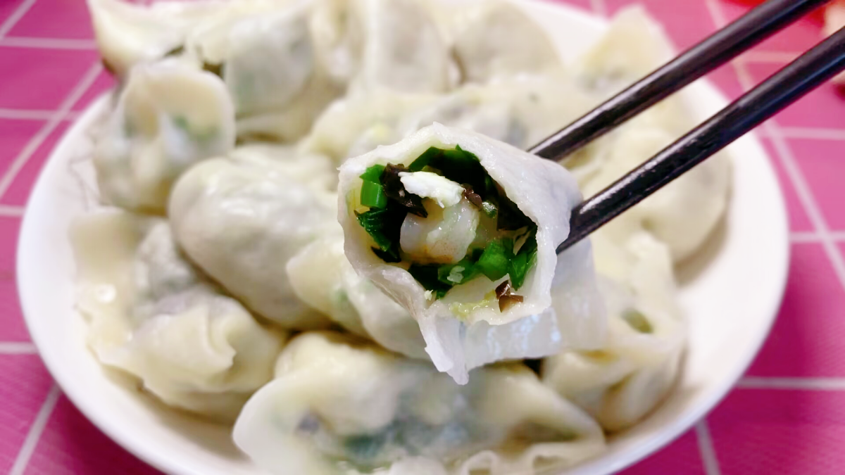杨光的夏天剧情介绍(夏天，少吃牛肉羊肉多吃它，高钙高蛋白，营养极高，包饺子太香了)