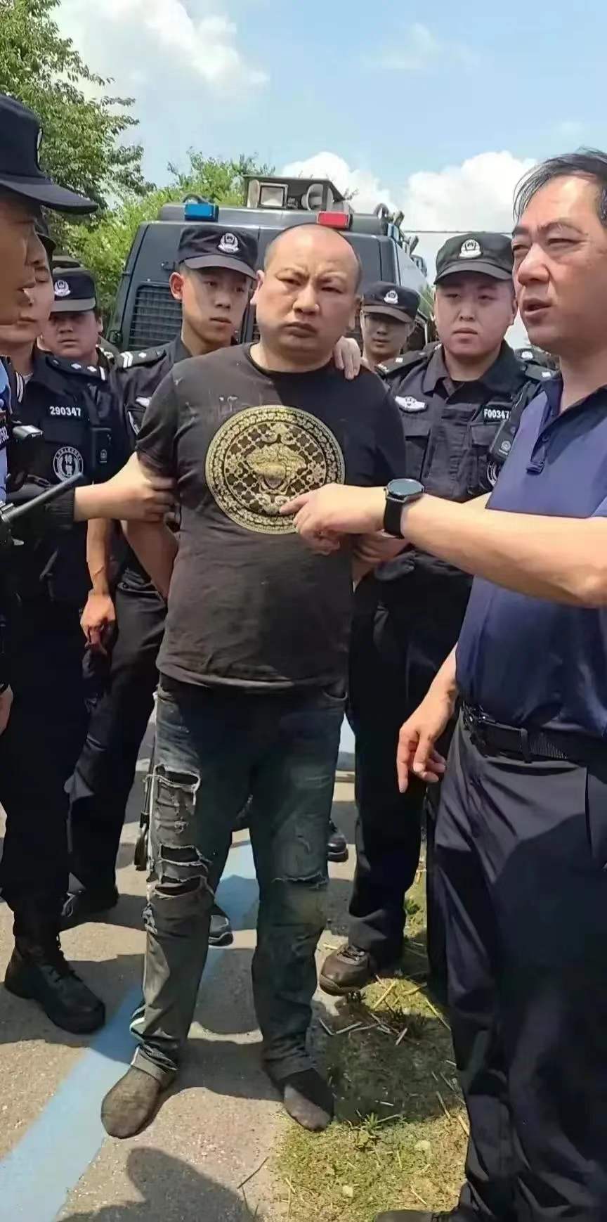 唐山事件尘埃落定，打人者逃跑细节披露：打人时嚣张，事后怂了