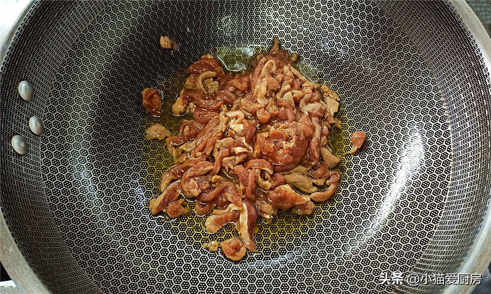 圖片[7]-【芹菜炒肉】做法步驟圖 芹菜脆爽肉絲嫩滑 好吃下飯-起舞食譜網(wǎng)