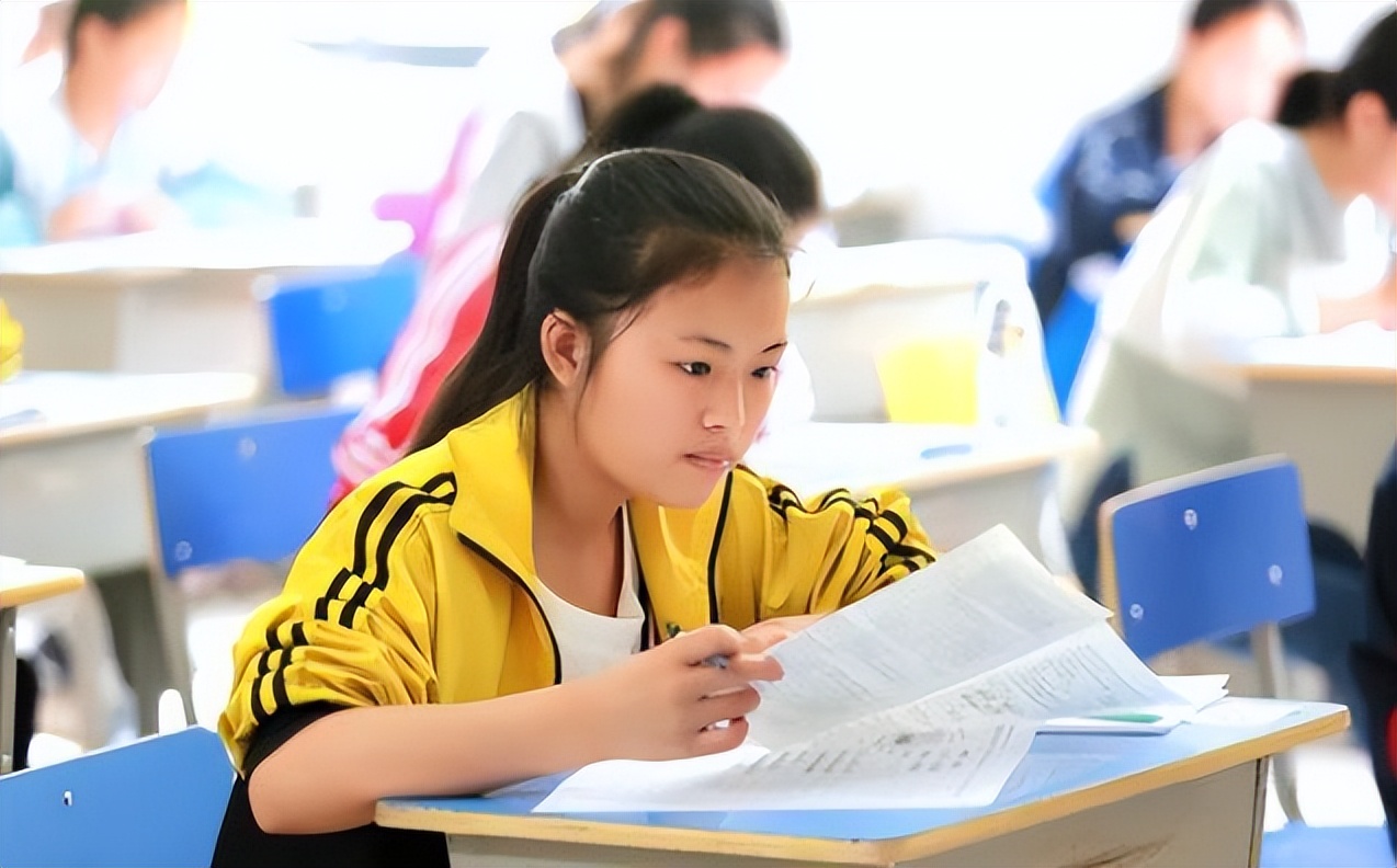 2022高考人数出炉，河南依旧高居榜首，学生表示太难了