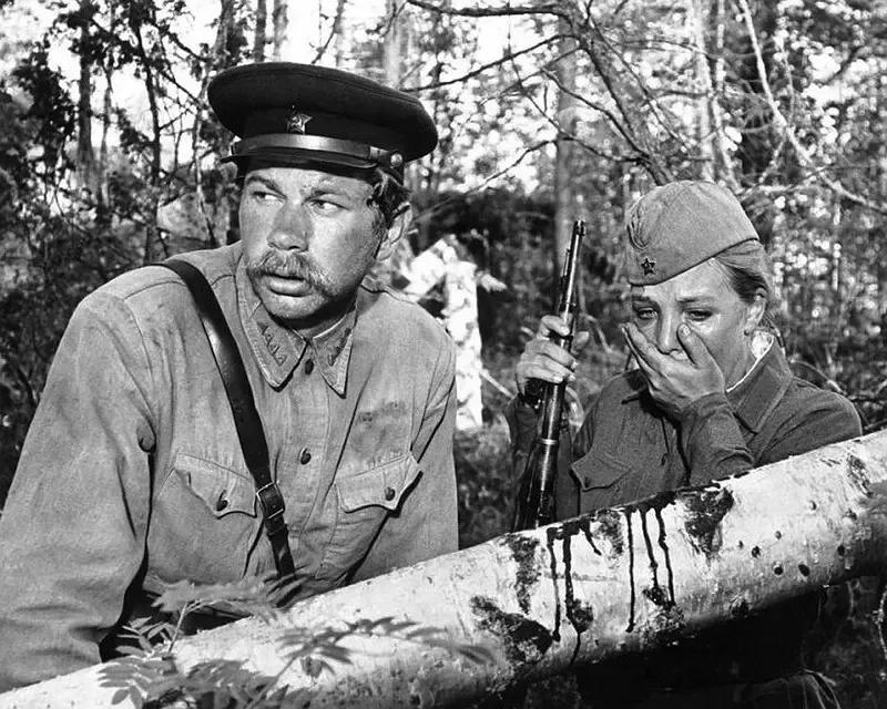 世界电影（0094）苏联电影《这里的黎明静悄悄》（1971）剧照欣赏