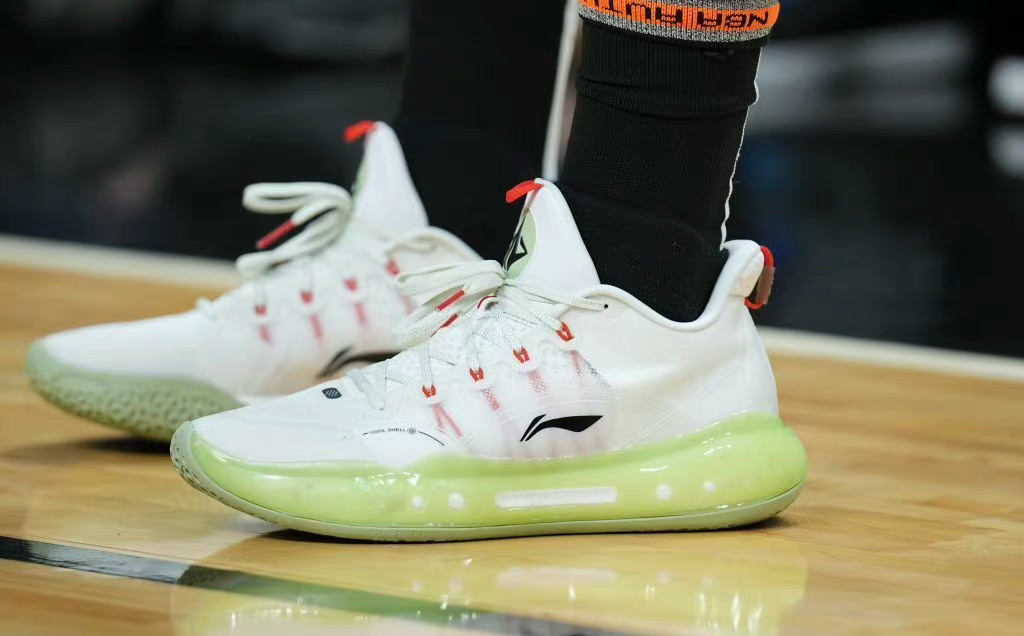 中国有哪些品牌签约nba（国产品牌大爆发！反伍登陆NBA，准者签约里弗斯，汤神迎来小爆发）