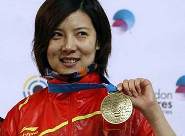 杜丽个人简介(09年"神枪手"杜丽嫁小4岁的庞伟,隔年产子,今儿子被赞好