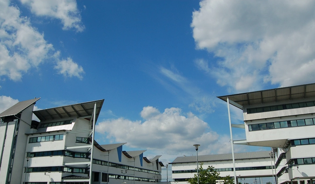 无需高考的本科直通车——东伦敦大学