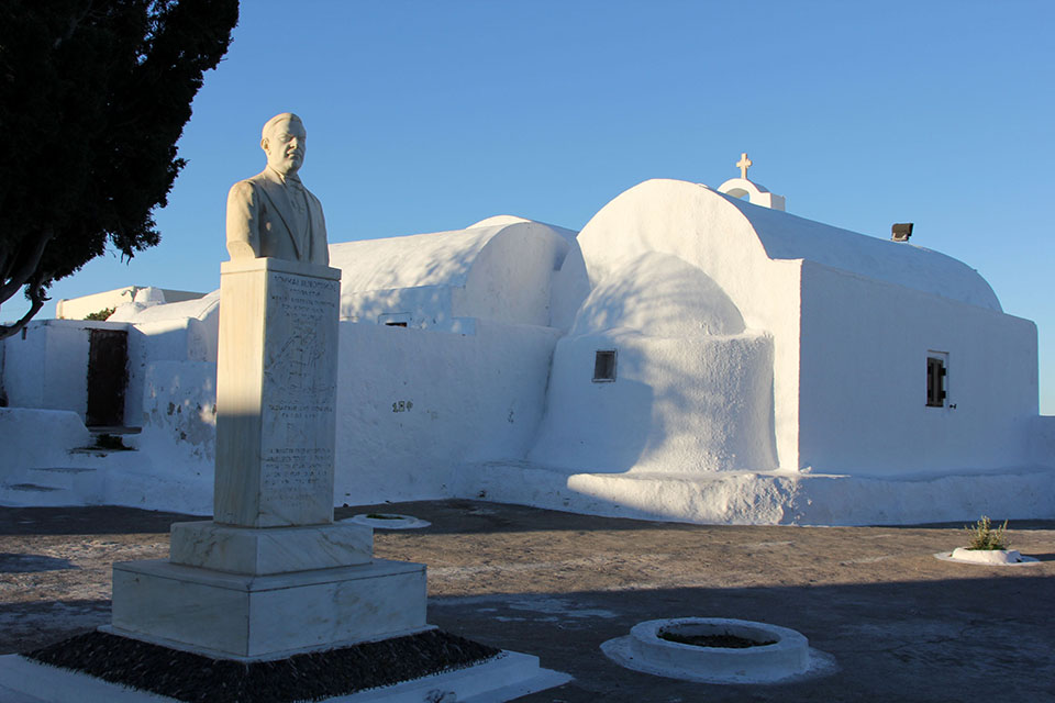 圣托里尼岛旅游费用(圣托里尼岛伊亚小镇的梦幻之旅)