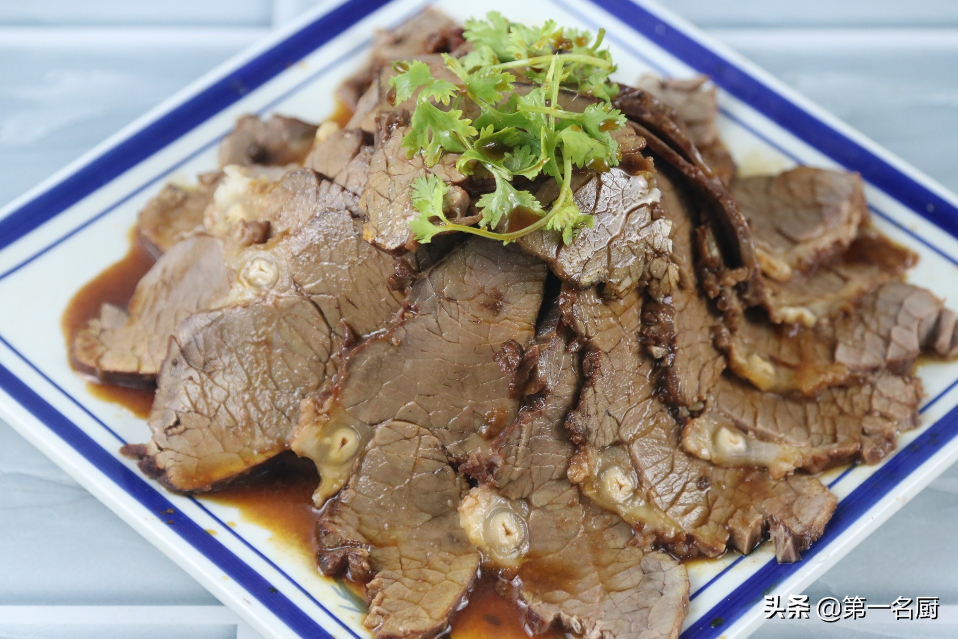 牛肉絕對是男性最適合吃的肉類之一,因為吃牛肉能夠強壯筋骨,如果因為