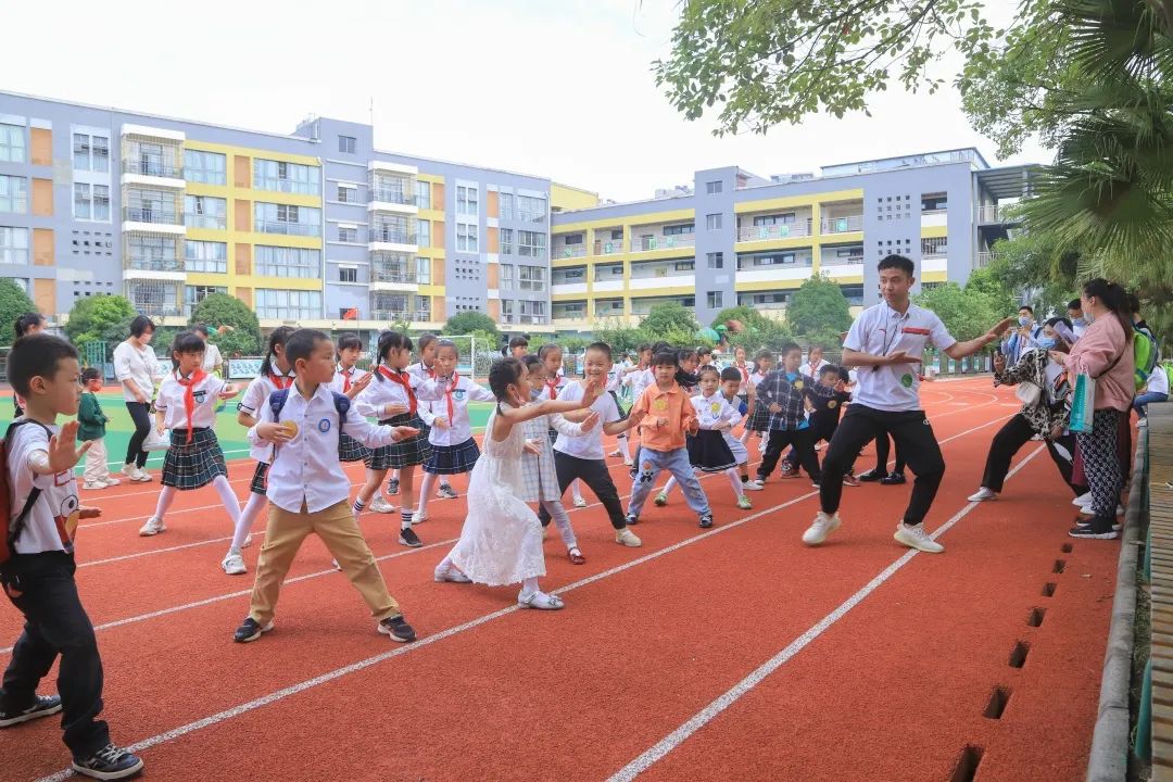 “我和南小零距离”一一记2022春南湖小学幼小衔接主题活动