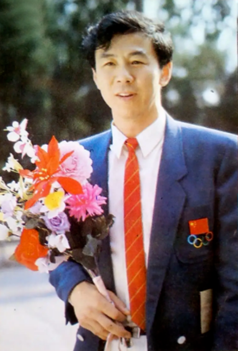 世界杯女排中国教练(女排功勋教练袁伟民:金牌背后的泪与痛,退休后