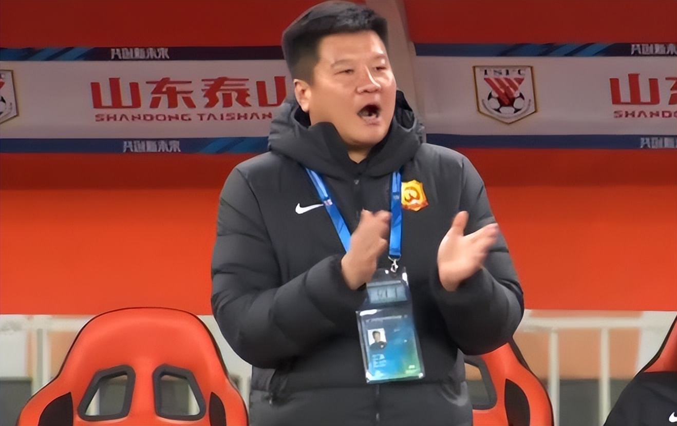 郭田雨复制C罗庆祝动作!山东5-0武汉!排名反超三镇,领跑积分榜