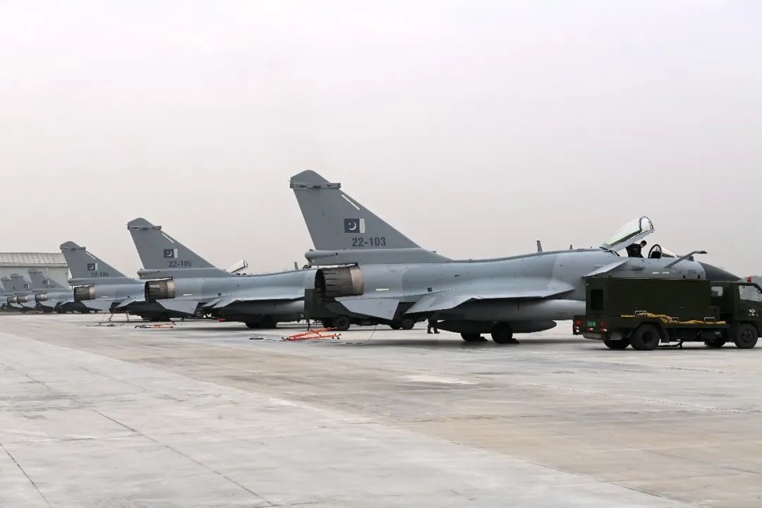 054AP���-10CE��ͬΪ�ͻ�˹������������װ��Ϊ��������׺��ͬ