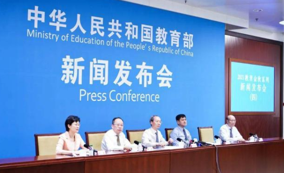 私立学校将要转公，没有编制的老师怎么办？教育部的回复引起热议