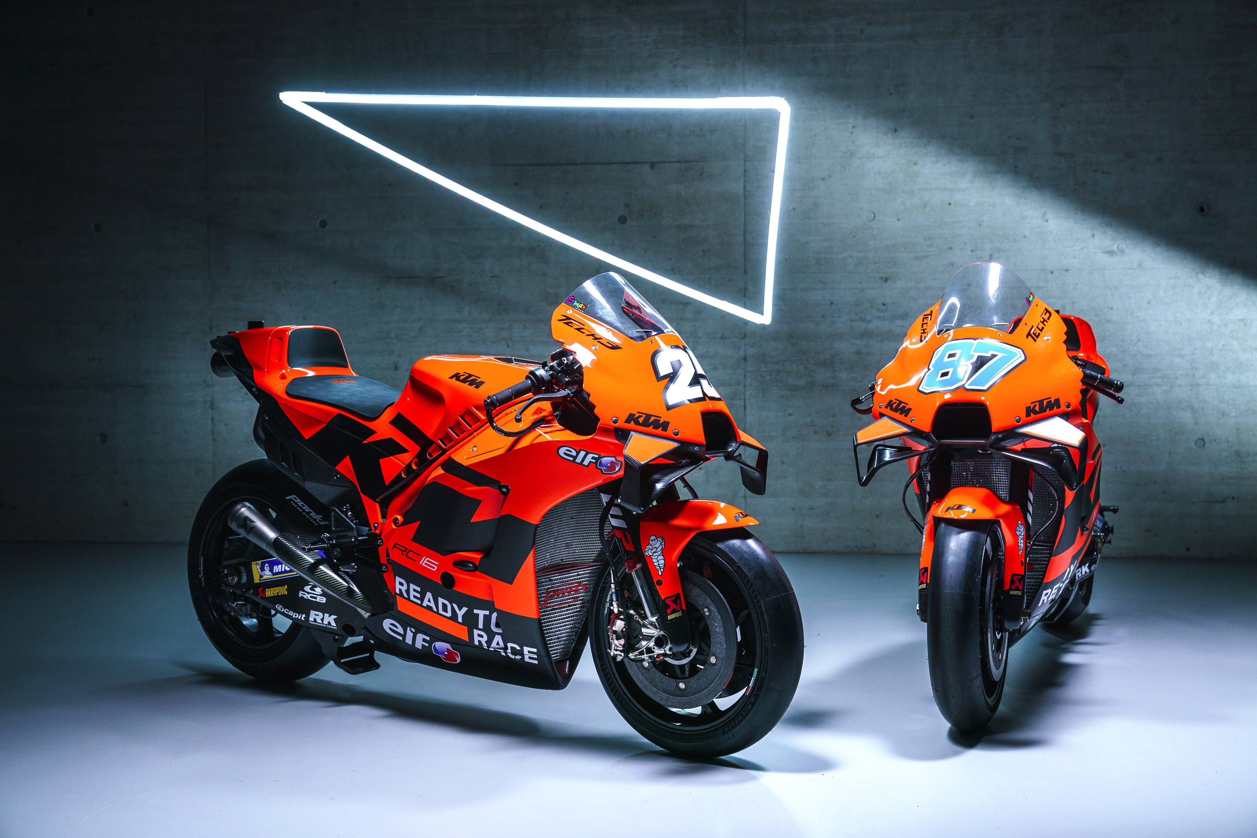 25号赛车手(MotoGP 2022：KTM MotoGP Tech3 车队的 RC16)