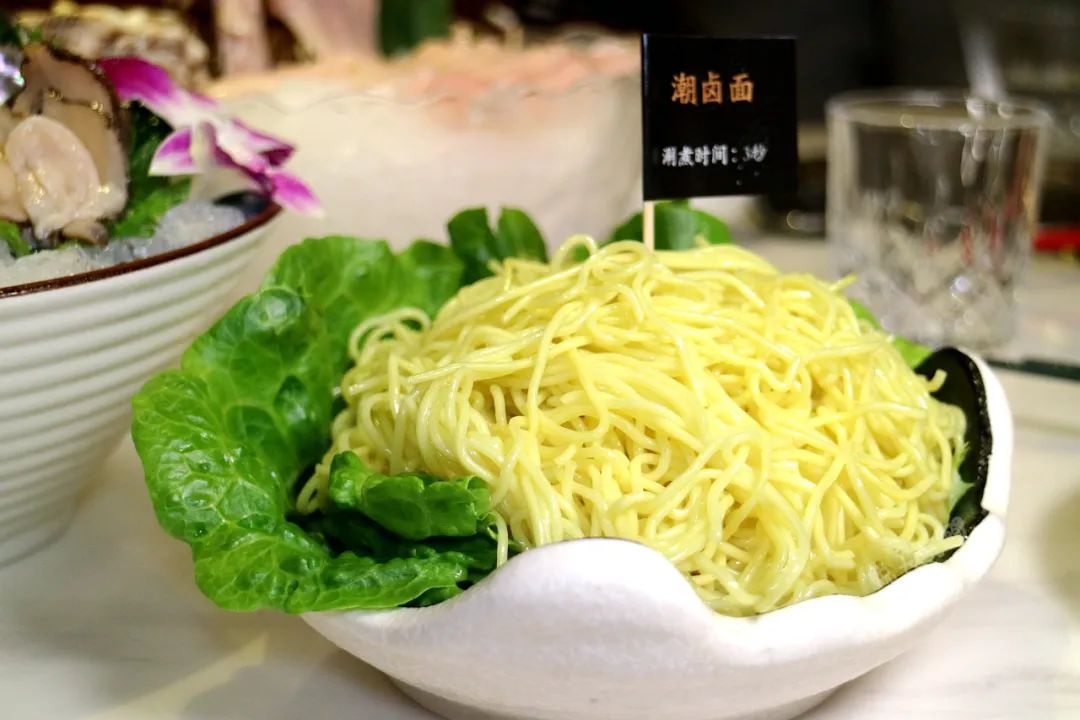 厦门首家潮汕卤水火锅，烫鹅肝海鲜味道好，人均120吃出500的感觉