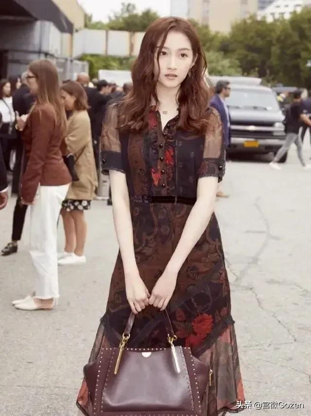 《聚美而集》第十六期 关晓彤，把美留在国外，人气却在国内膨胀