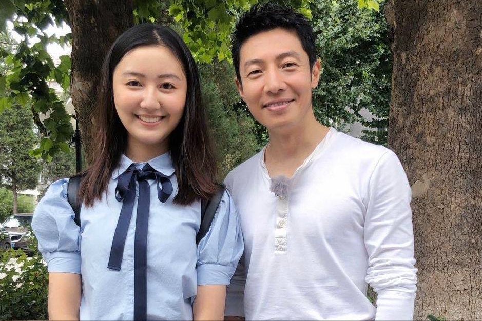 “点读机女孩”又火了，自曝英语四级没来得及准备，分数超出预期