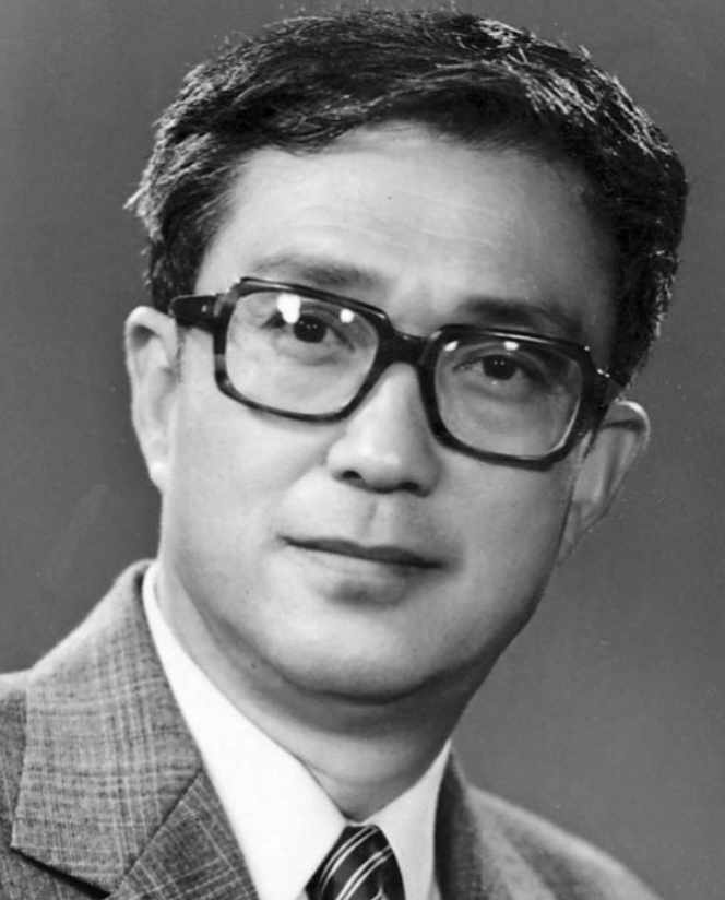 导演谢晋：三个儿子死得死病的病，黄连都没我的生活苦