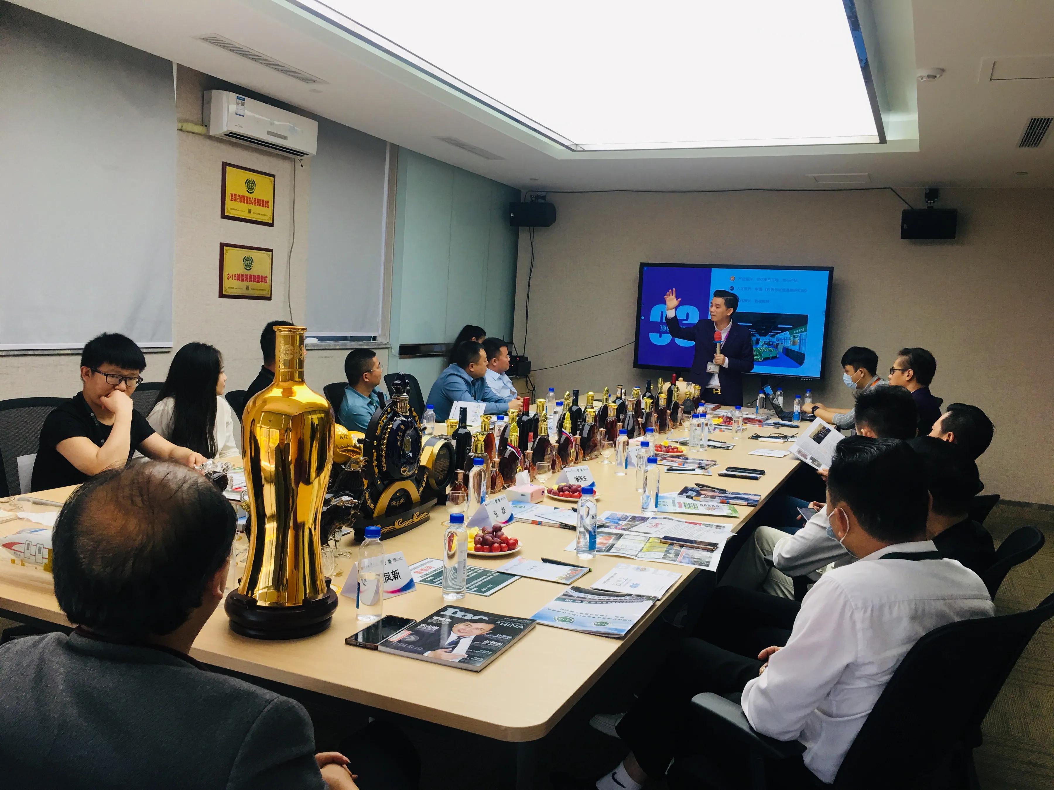 新疆博乐领导莅临开仓放良领亿来，探讨打造中国白兰地之都