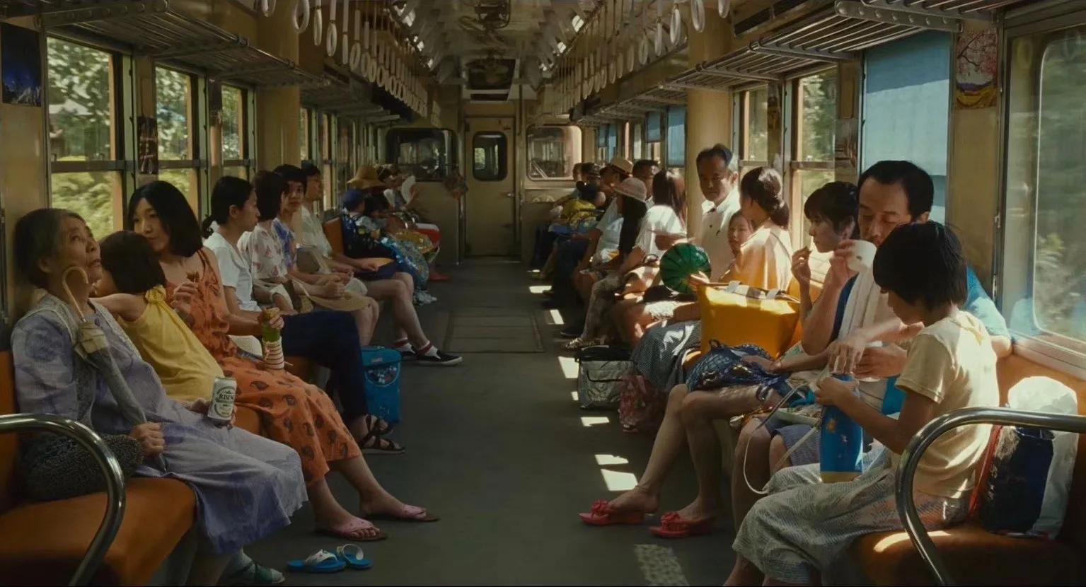 高分电影《小偷家族》，在残酷的现实里寻找一点点光亮