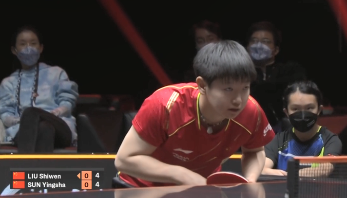 孙颖莎vs刘诗雯（4比2！刘诗雯逆转击败孙颖莎，与王曼昱争冠，1-5单局落后逆转）