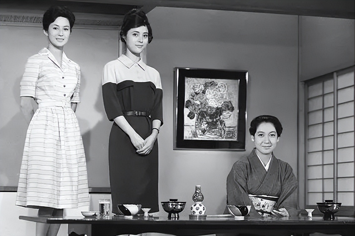 子产生最多联系的除了父亲周吉之外,就是与父亲年纪一般大的好友小野