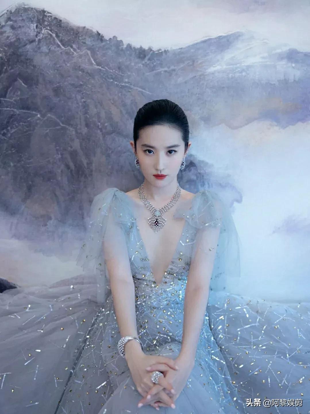 刘亦菲的这身装扮太漂亮了