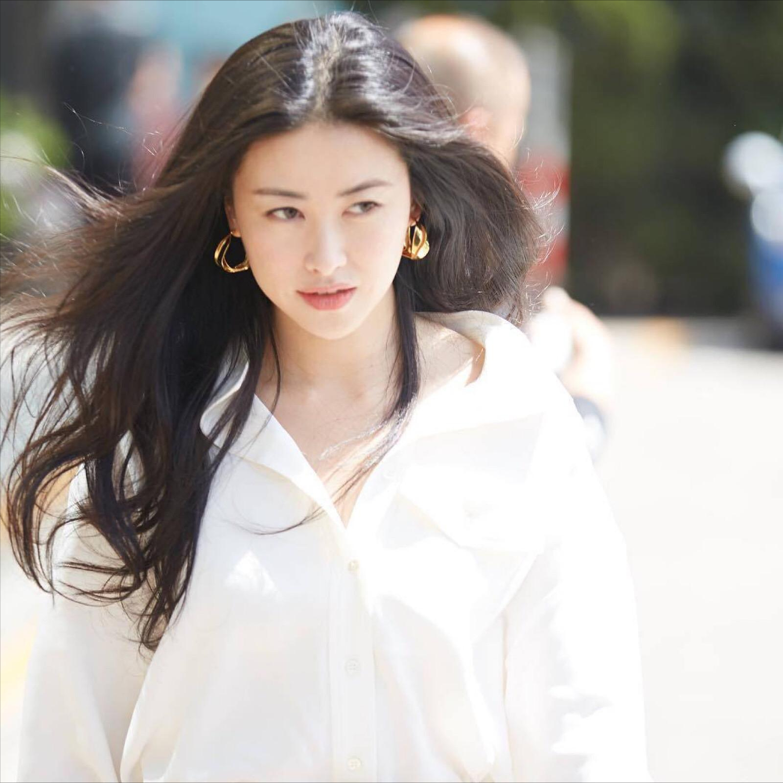 "京圈名媛"朱珠:前任个个是"人物",37岁选择嫁给普通人