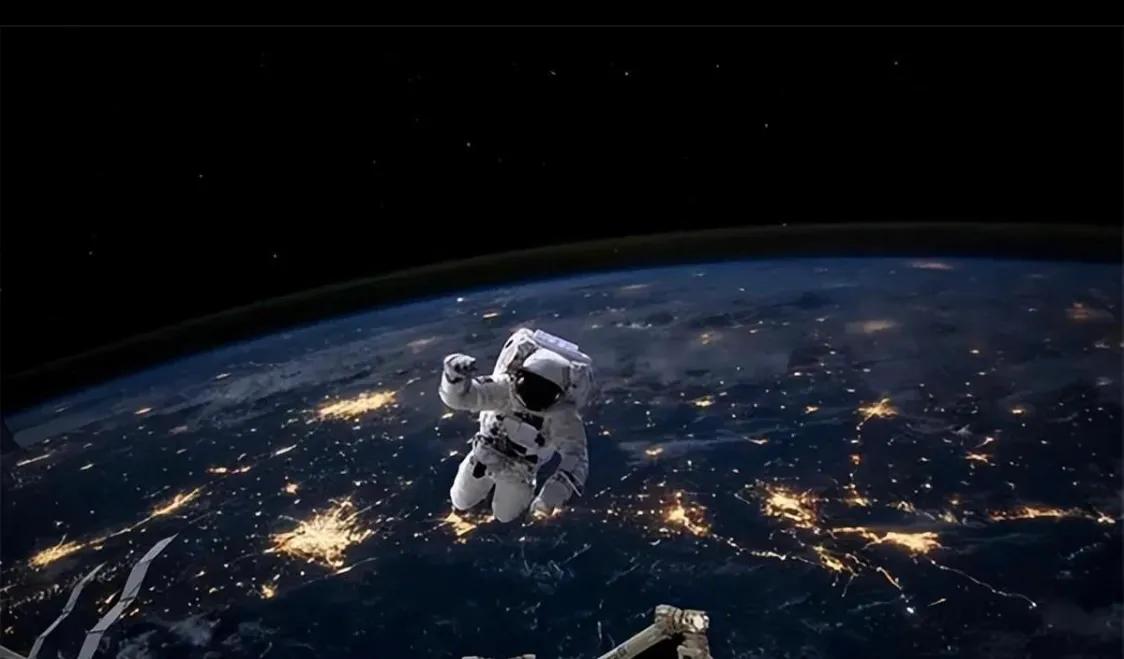 自称来自未来的人，预言了人类的后半生….