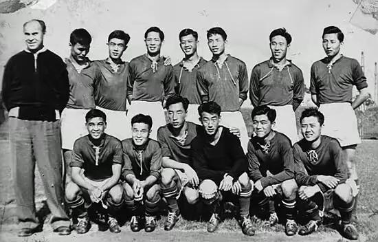 国足踢得过匈牙利吗(1957年，国足在世预赛输给印尼，贺龙大怒：不好好练，还开饭吗？)