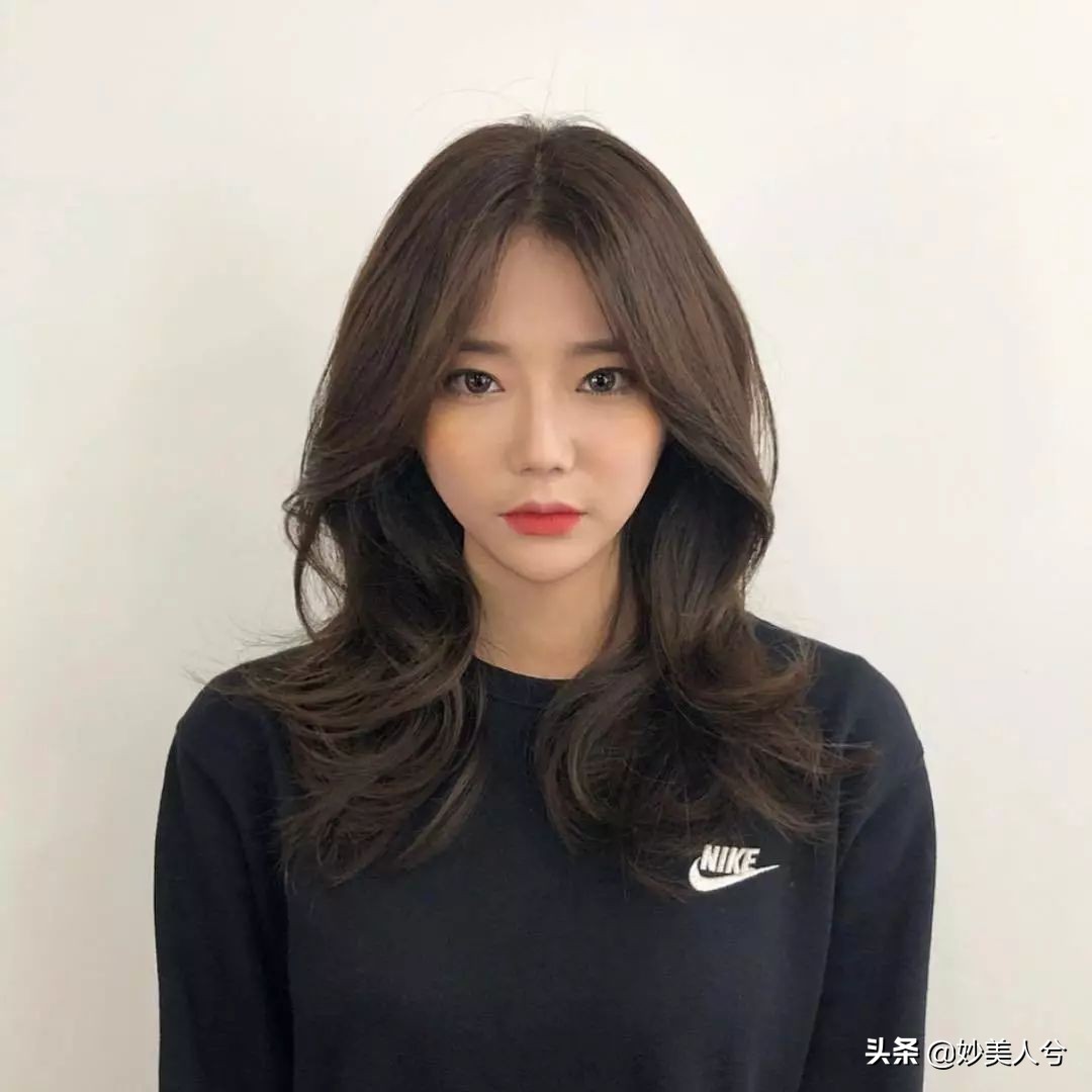 女士发型图片中长发(2022春天) - 赤虎壹号