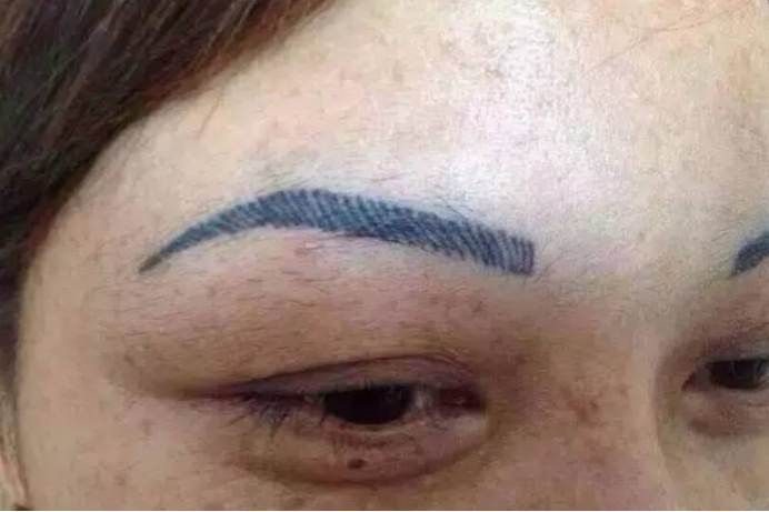 高龄女人化妆不懂怎么办？试试这三种化妆技巧，优雅减龄又高级