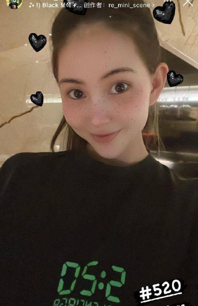 昆凌产后复出，状态超好，与老公周杰伦合照引热议