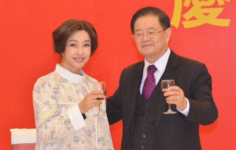 刘晓庆:11年前,不顾反对也要嫁70岁富商,如今丈夫成了她的骄傲