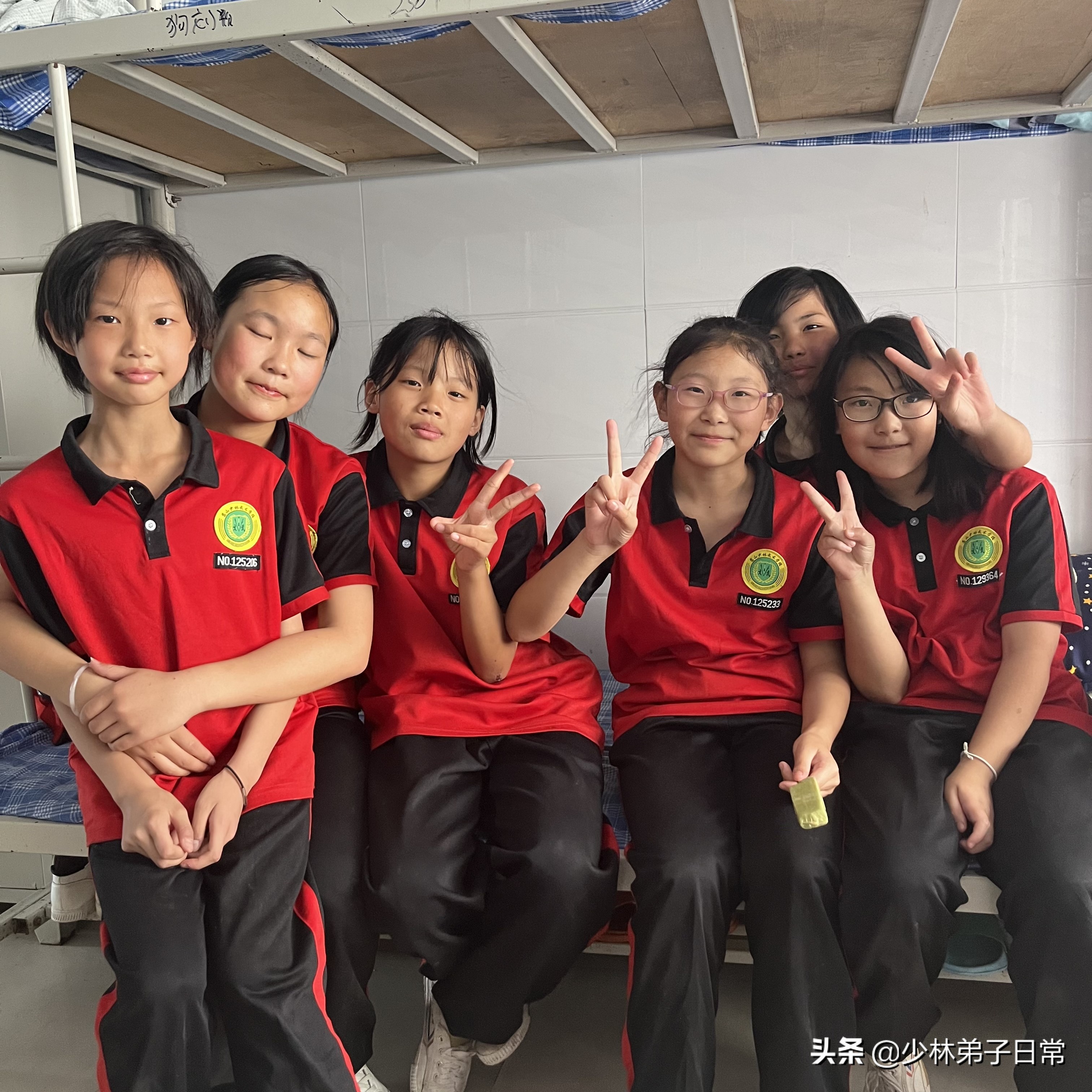 女孩子该不该学武术呀(女孩学武术好吗？女生适合学什么武术 ?)