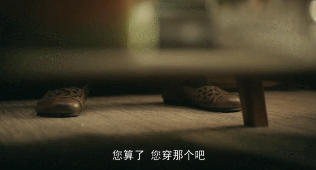 老戏骨火出圈，李勤勤在《亲爱的小孩》中的表演，凭什么这么豪横