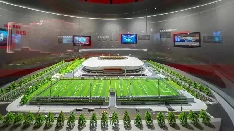 足球比赛球员们站在哪里更好（北上广深...，国内精彩的足球主题体验中心）